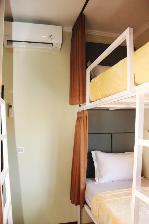 ALA Hostel Seminyak Buitenkant foto